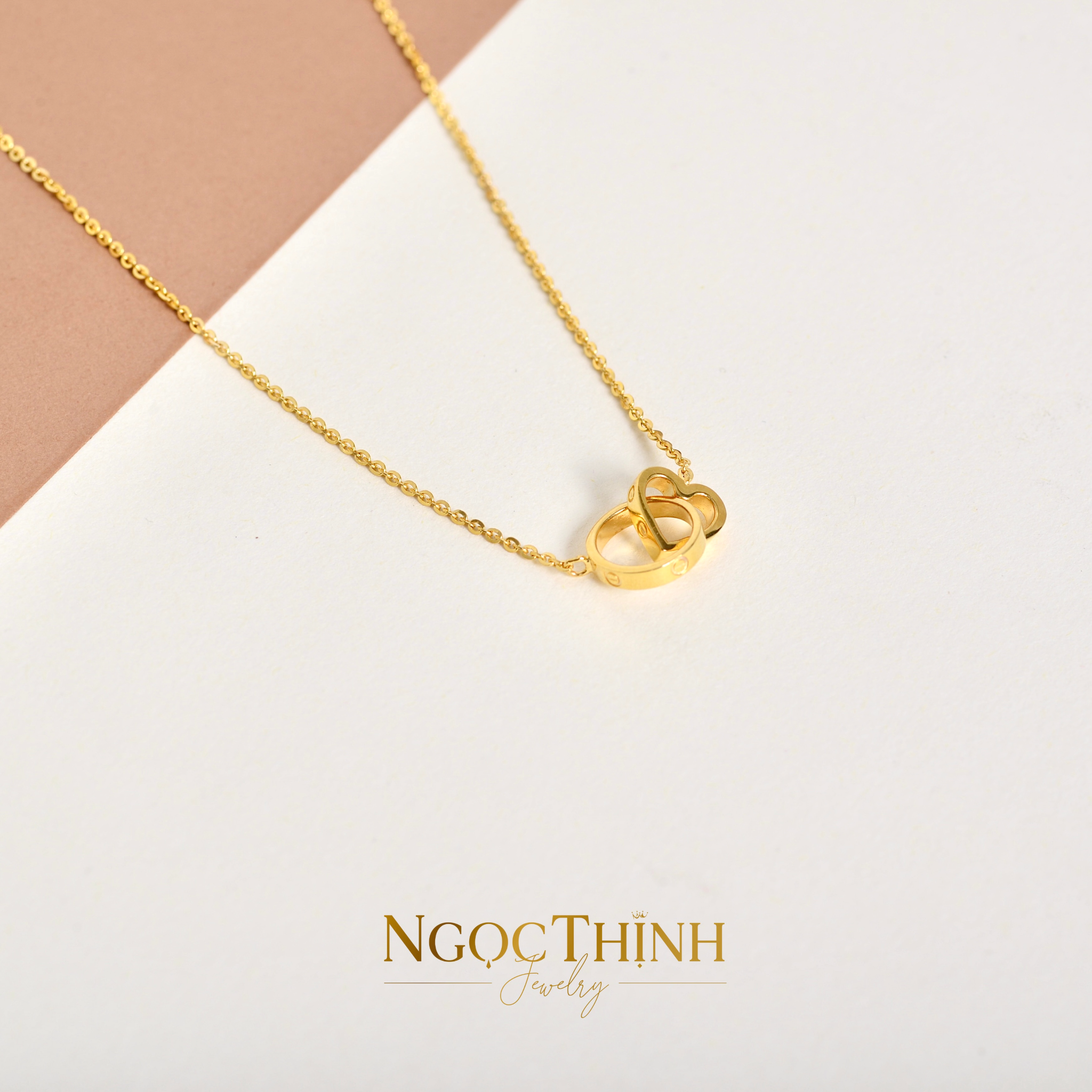 Dây chuyền liền mặt