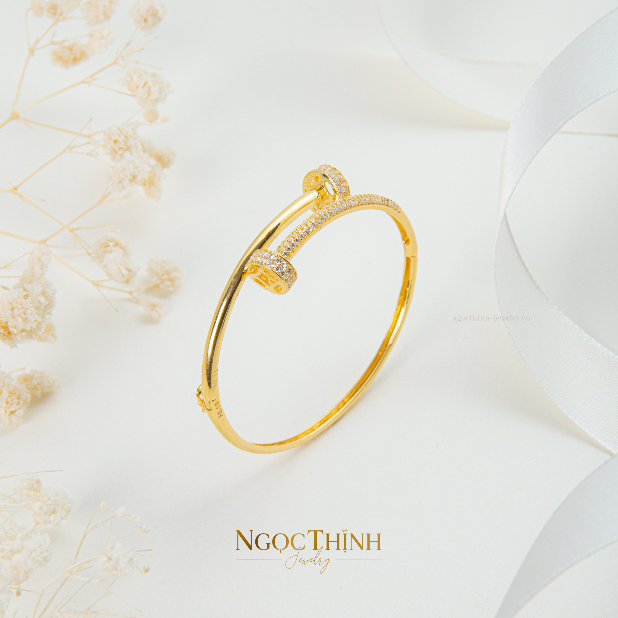 Vòng tay Bangle