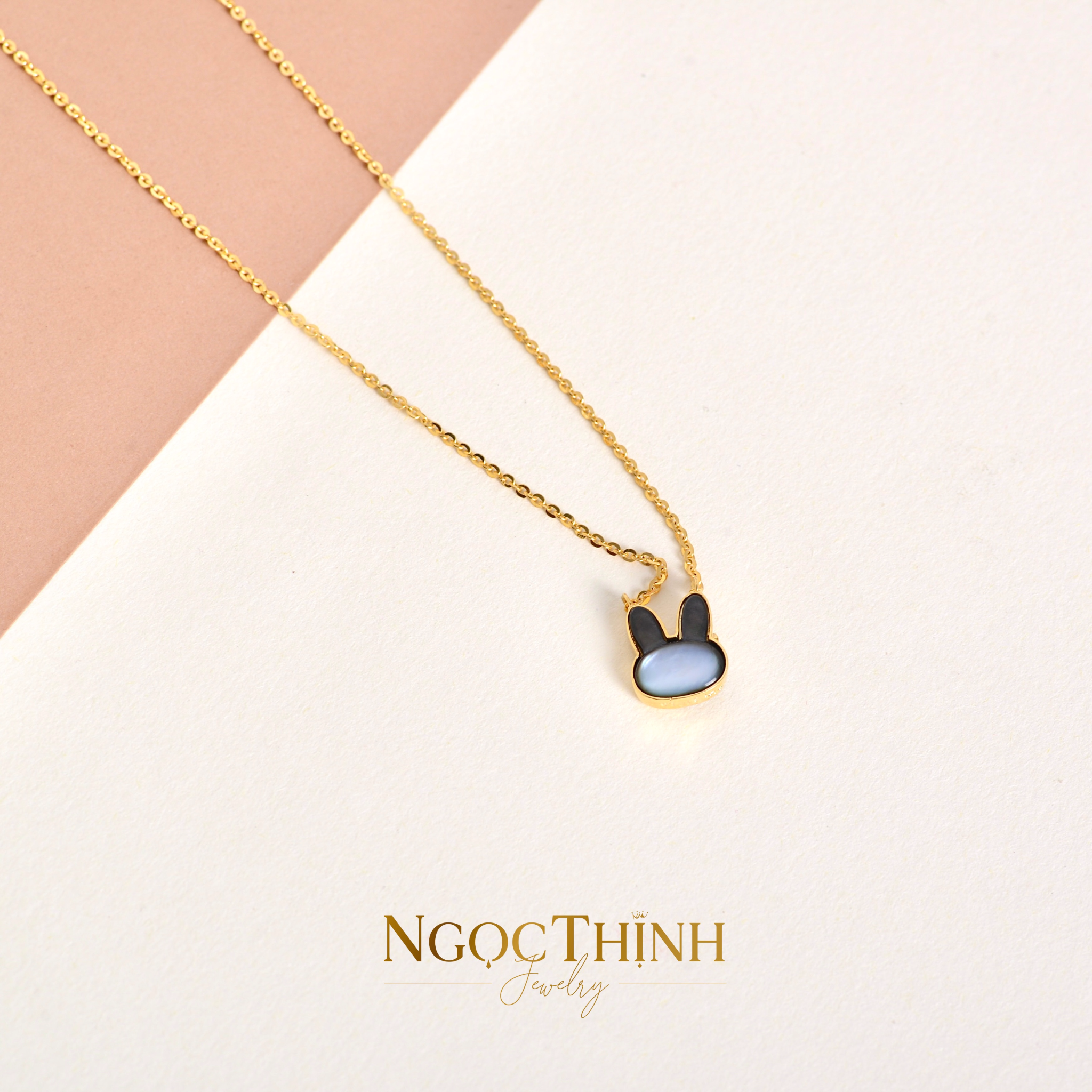 Dây chuyền liền mặt