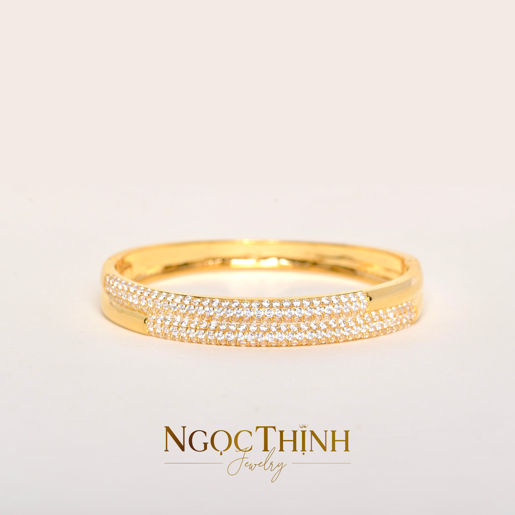 Vòng tay Bangle