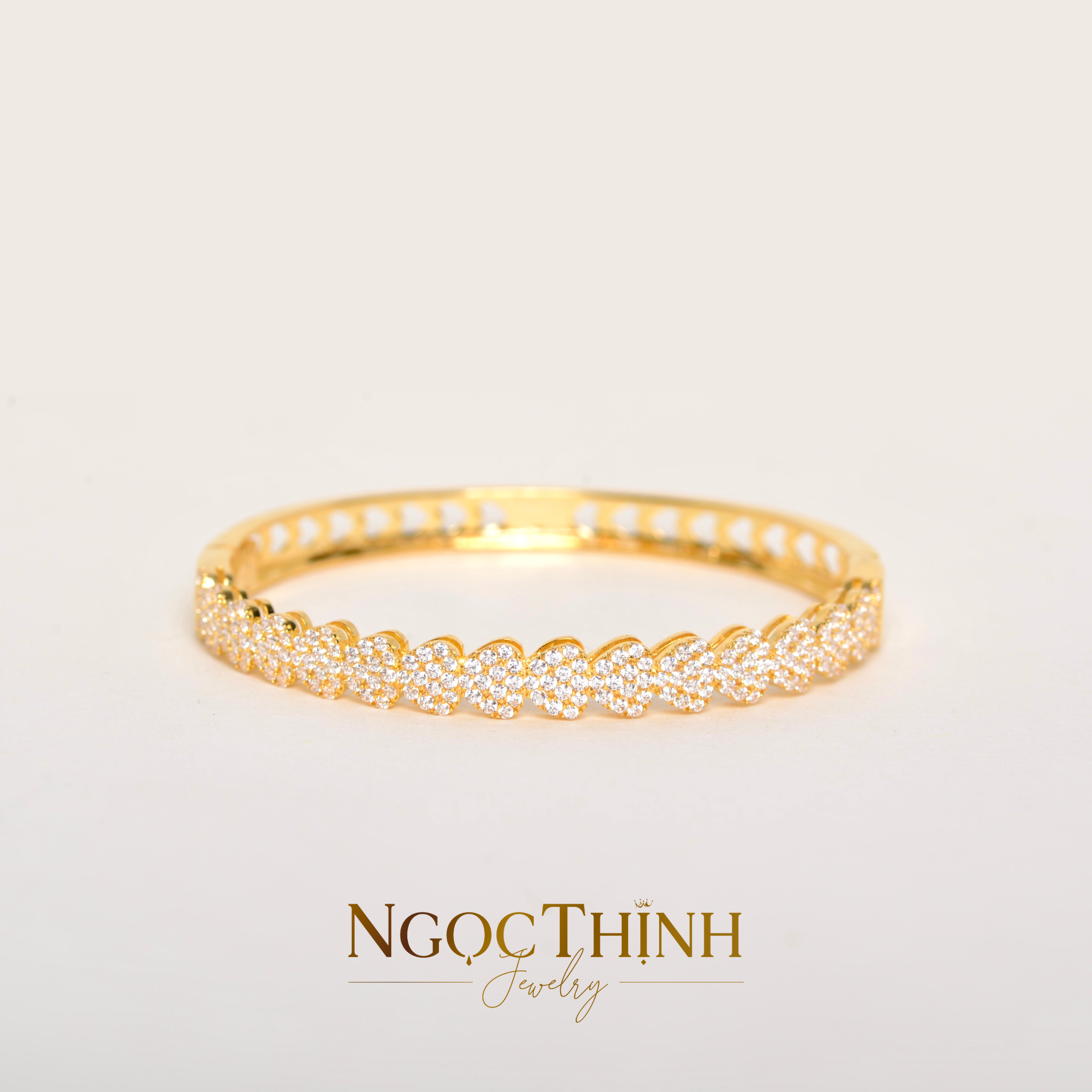 Vòng tay Bangle