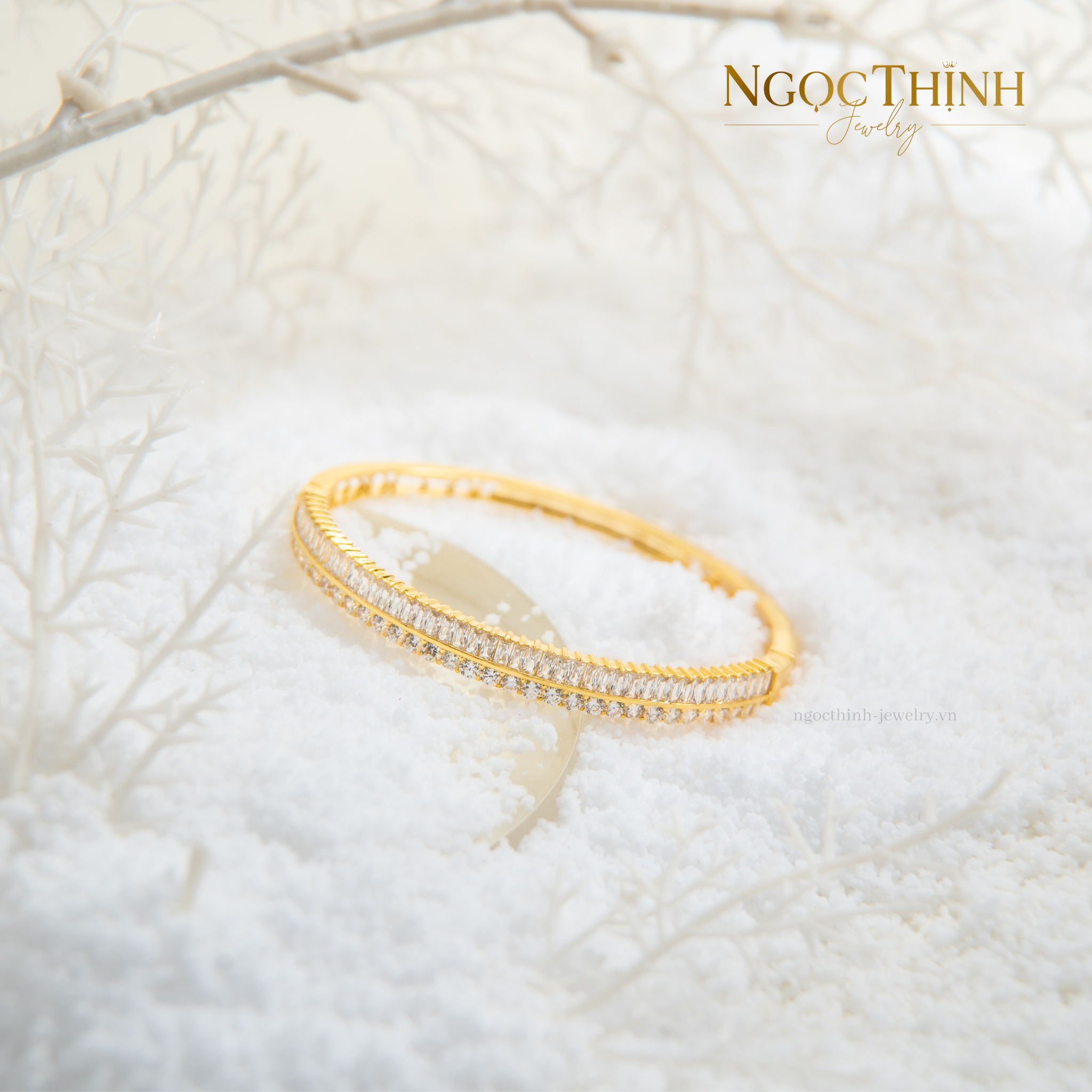 Vòng tay Bangle