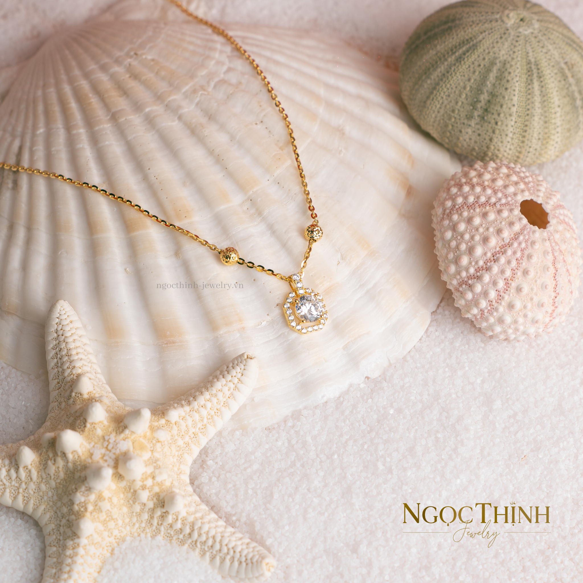 Dây chuyền liền mặt