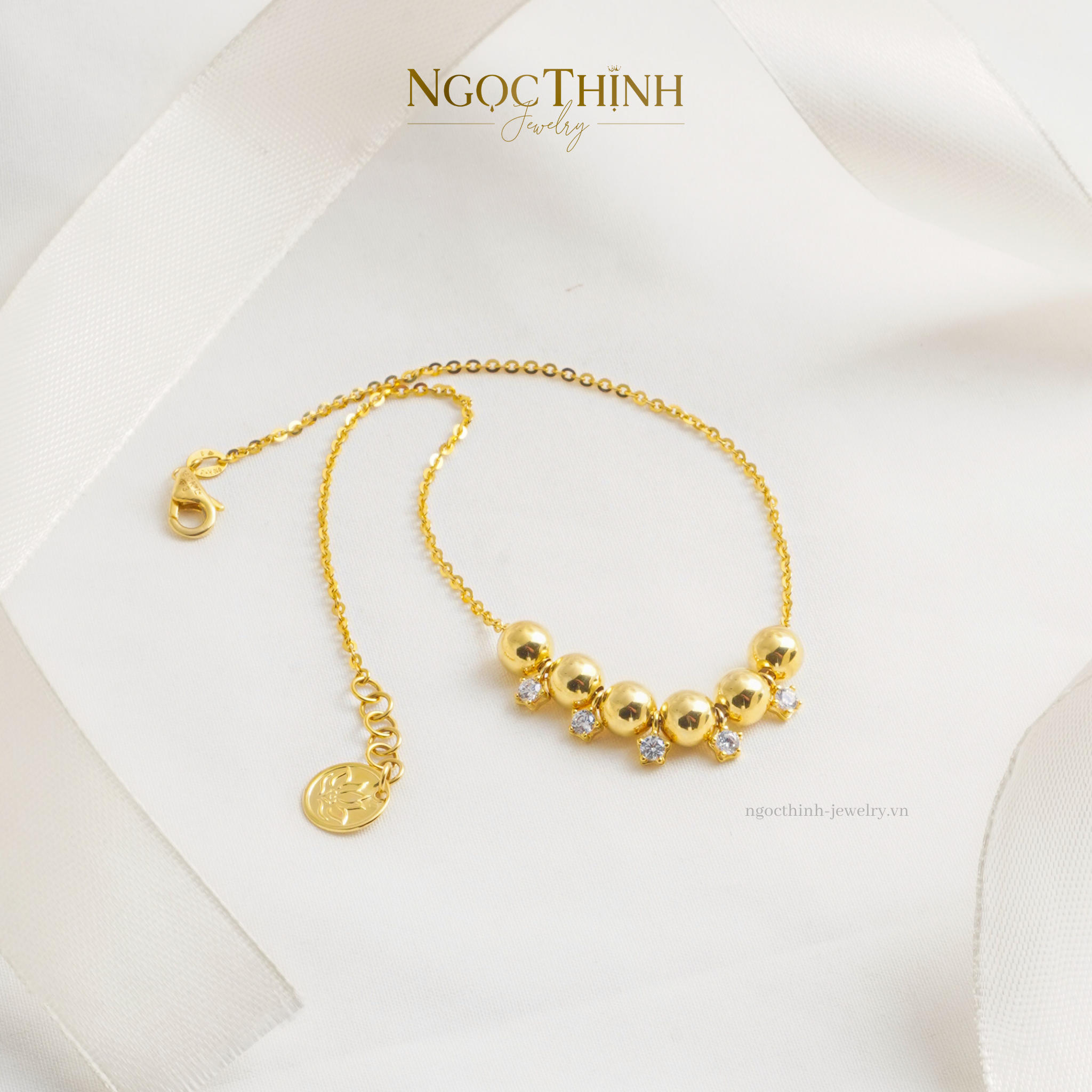 Lắc chân nữ