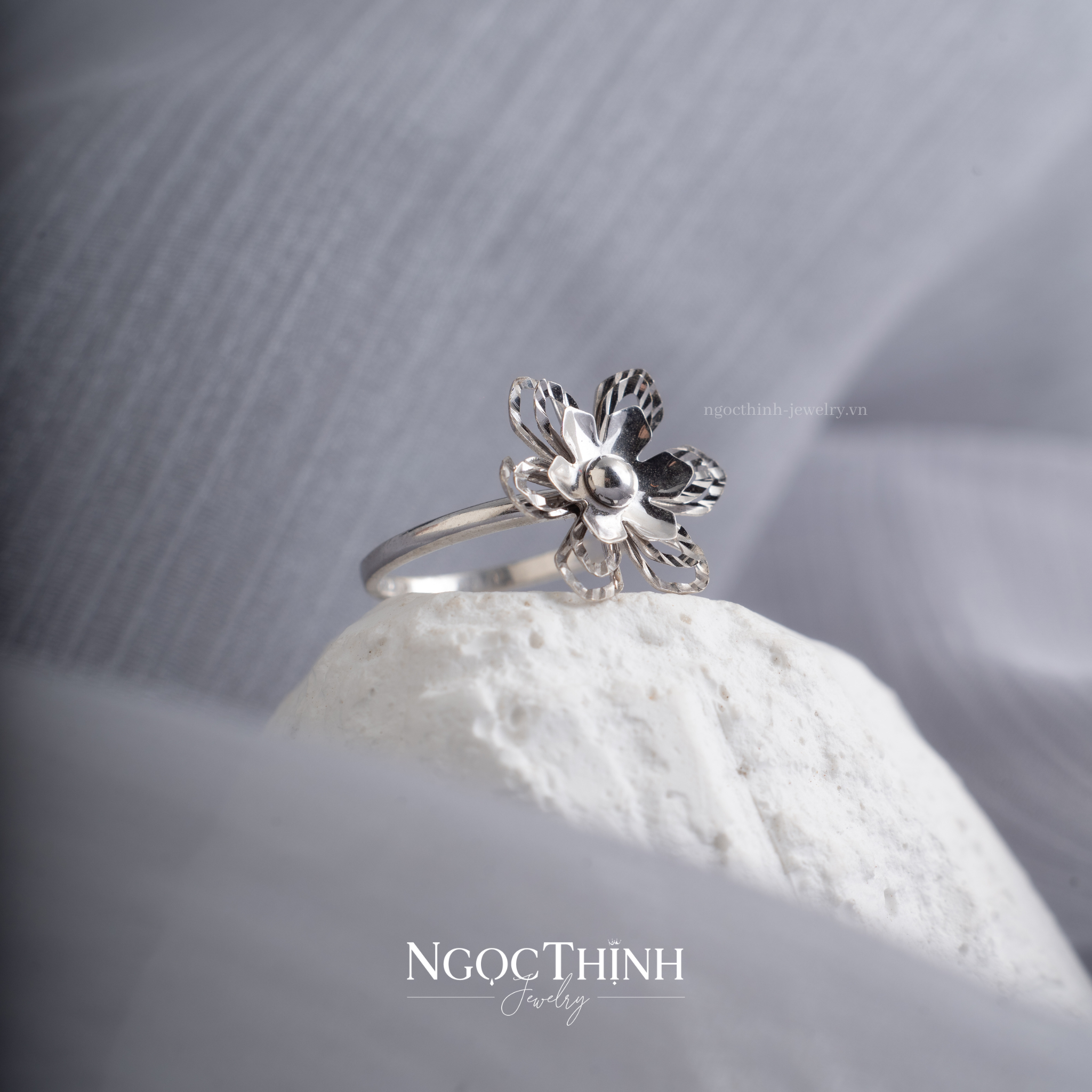 Nhẫn nữ