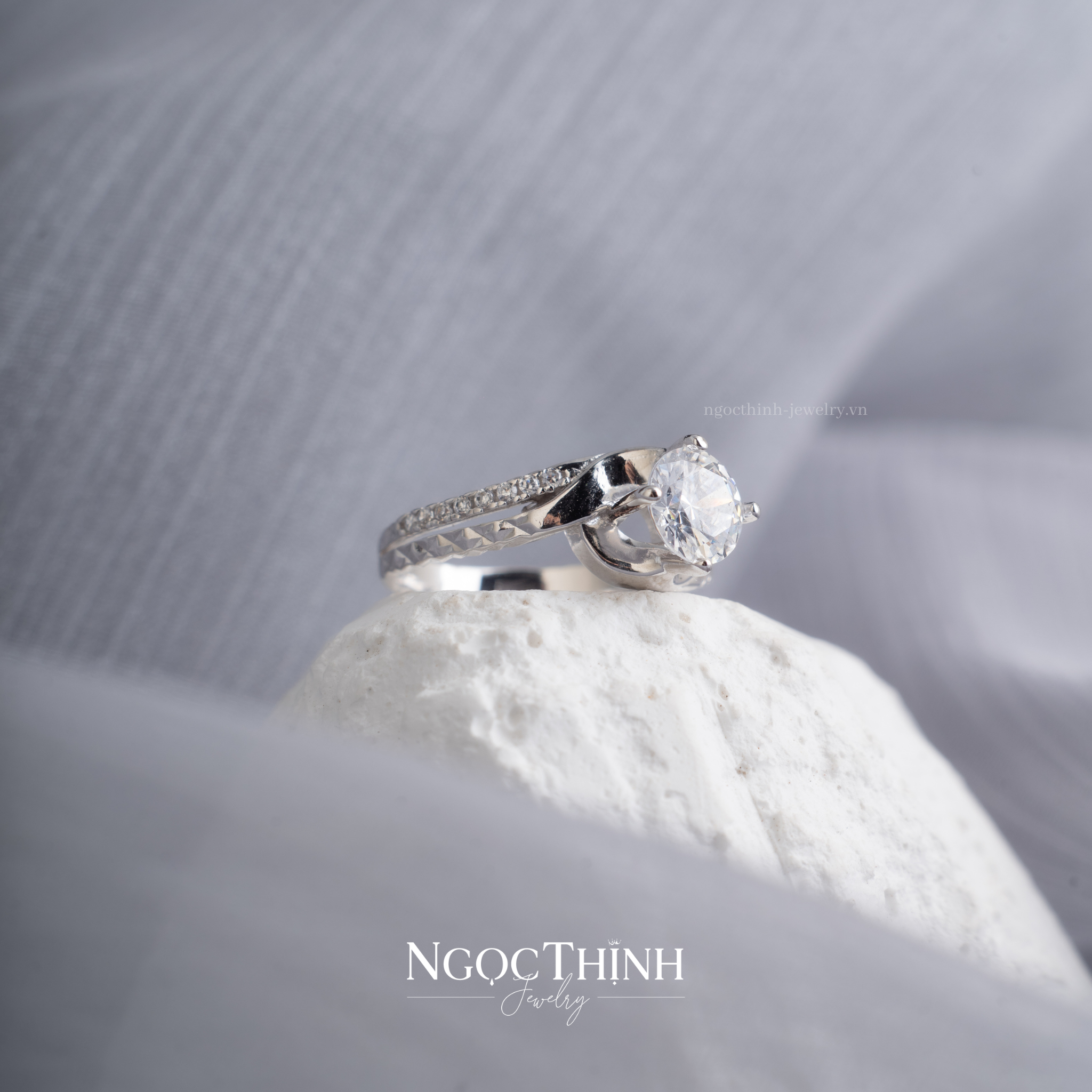 Nhẫn nữ
