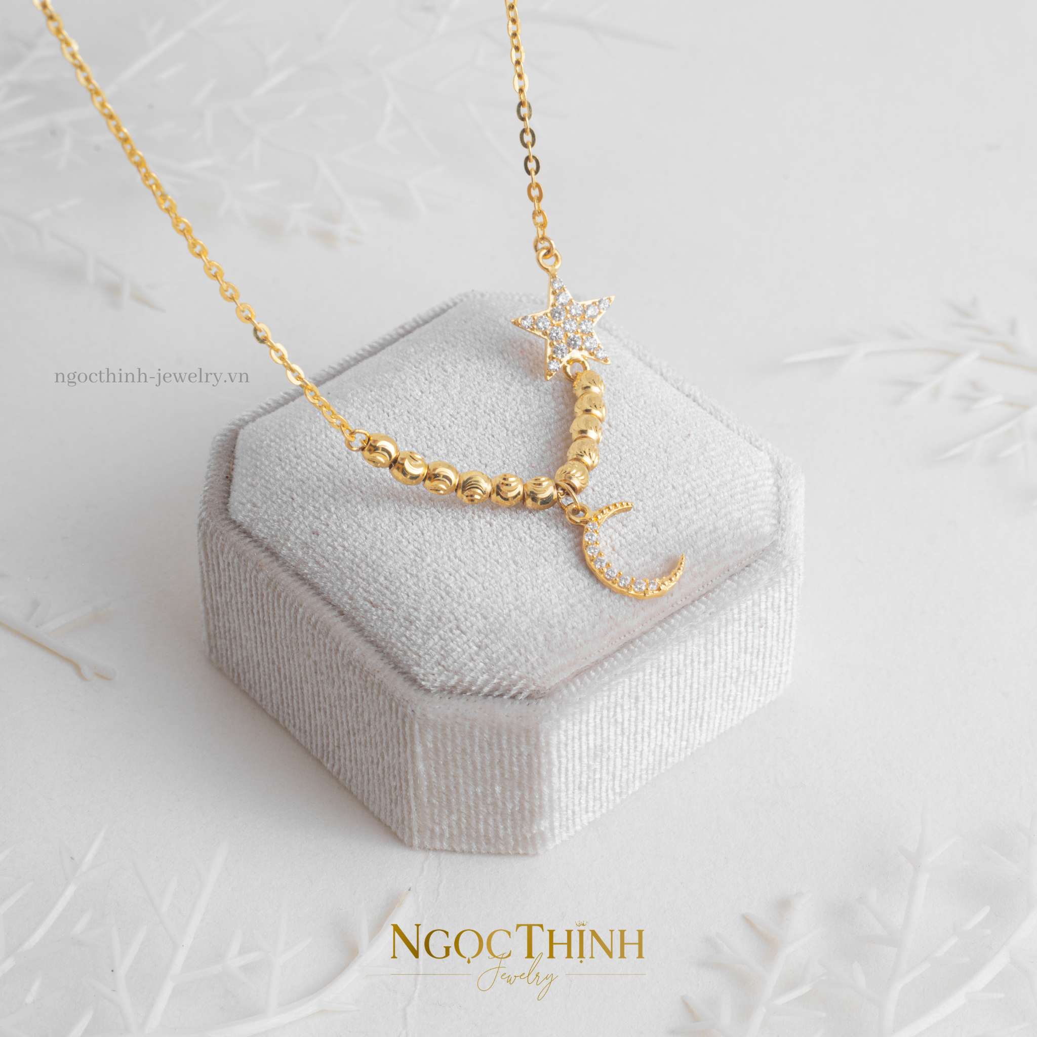 Dây chuyền liền mặt