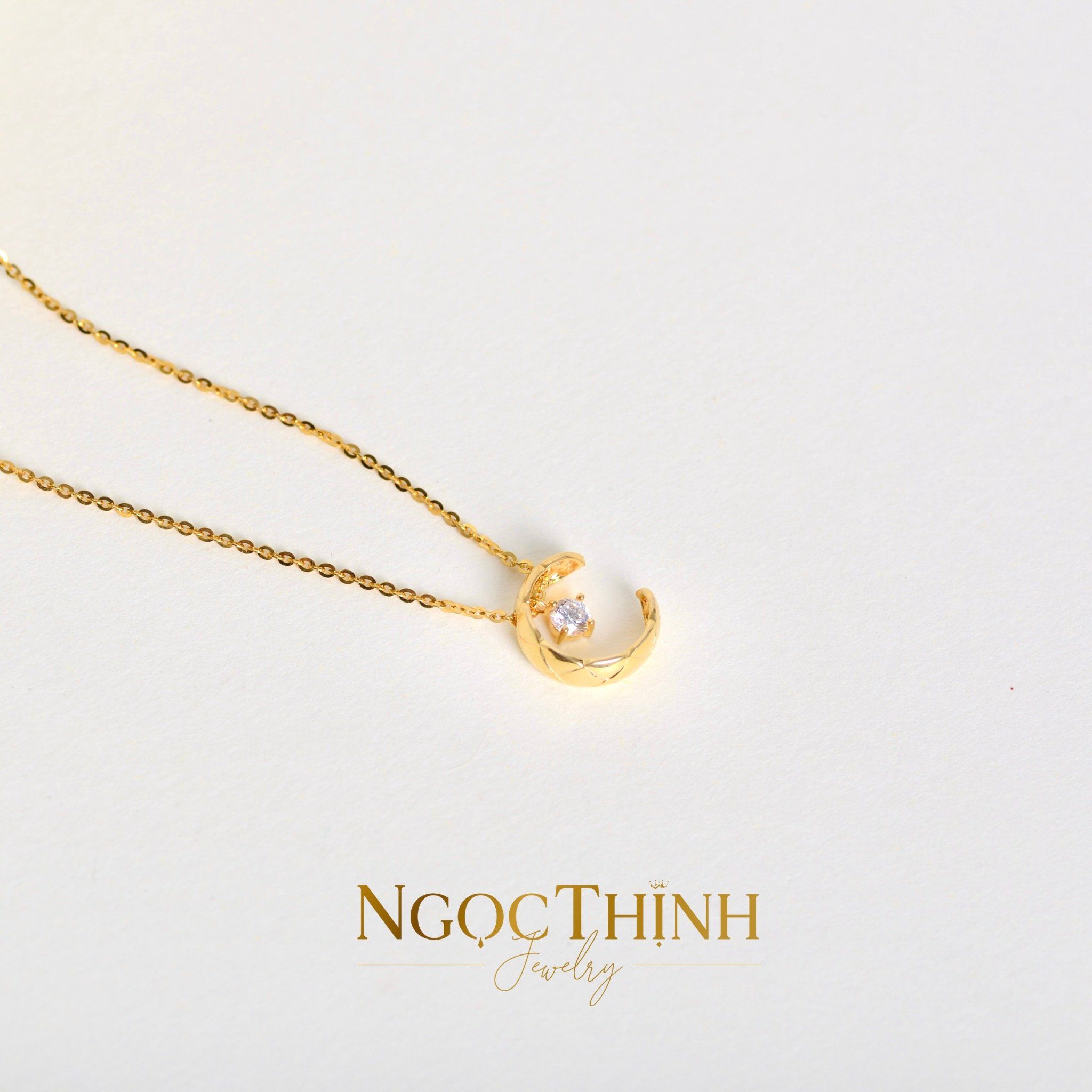 Dây chuyền liền mặt