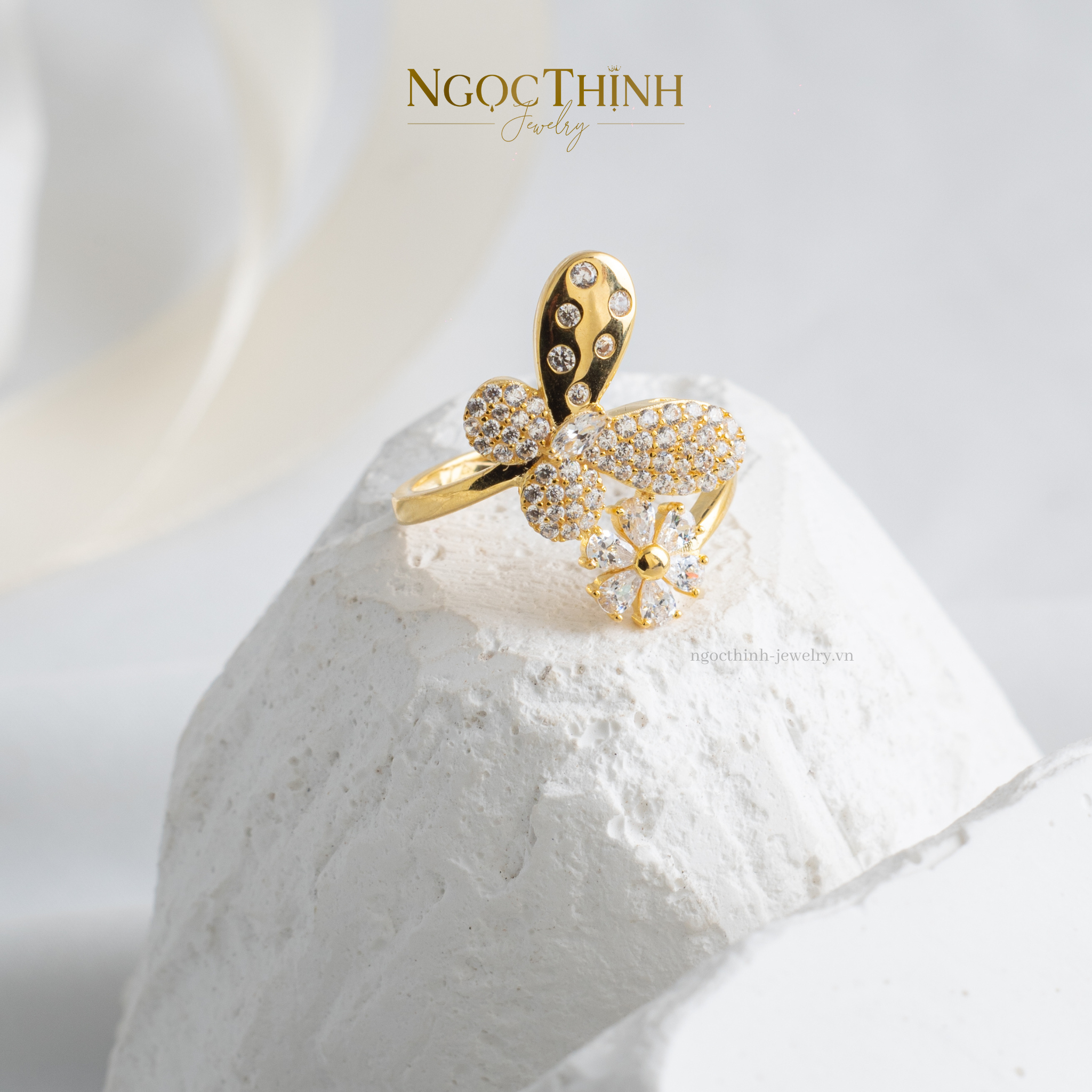 Nhẫn Nữ
