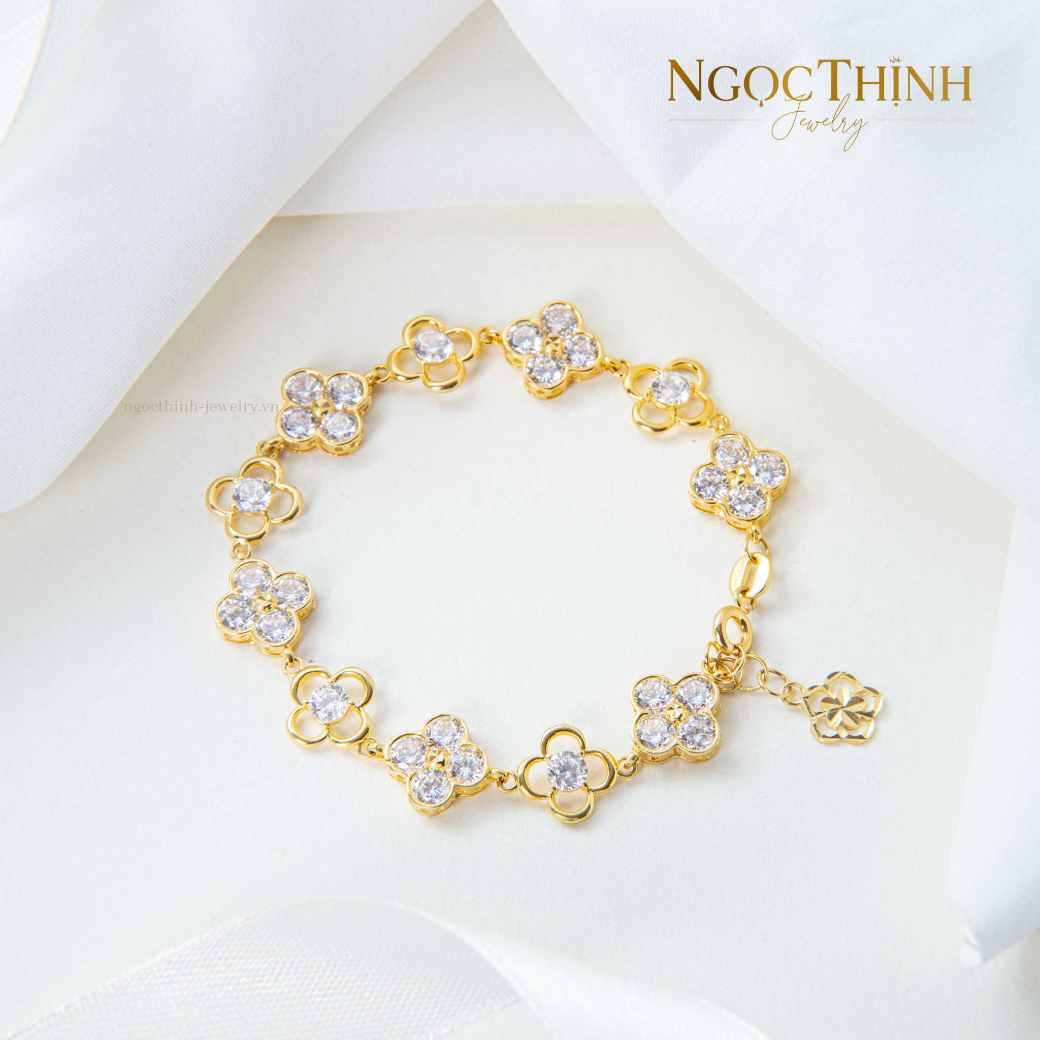 Lắc tay nữ