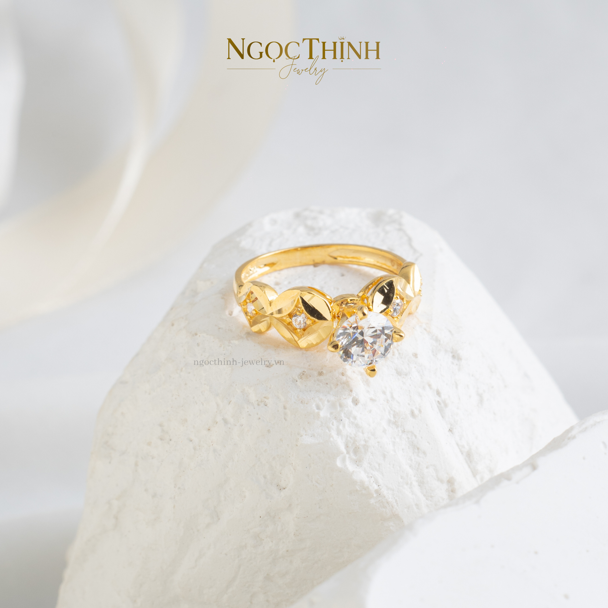 Nhẫn Nữ