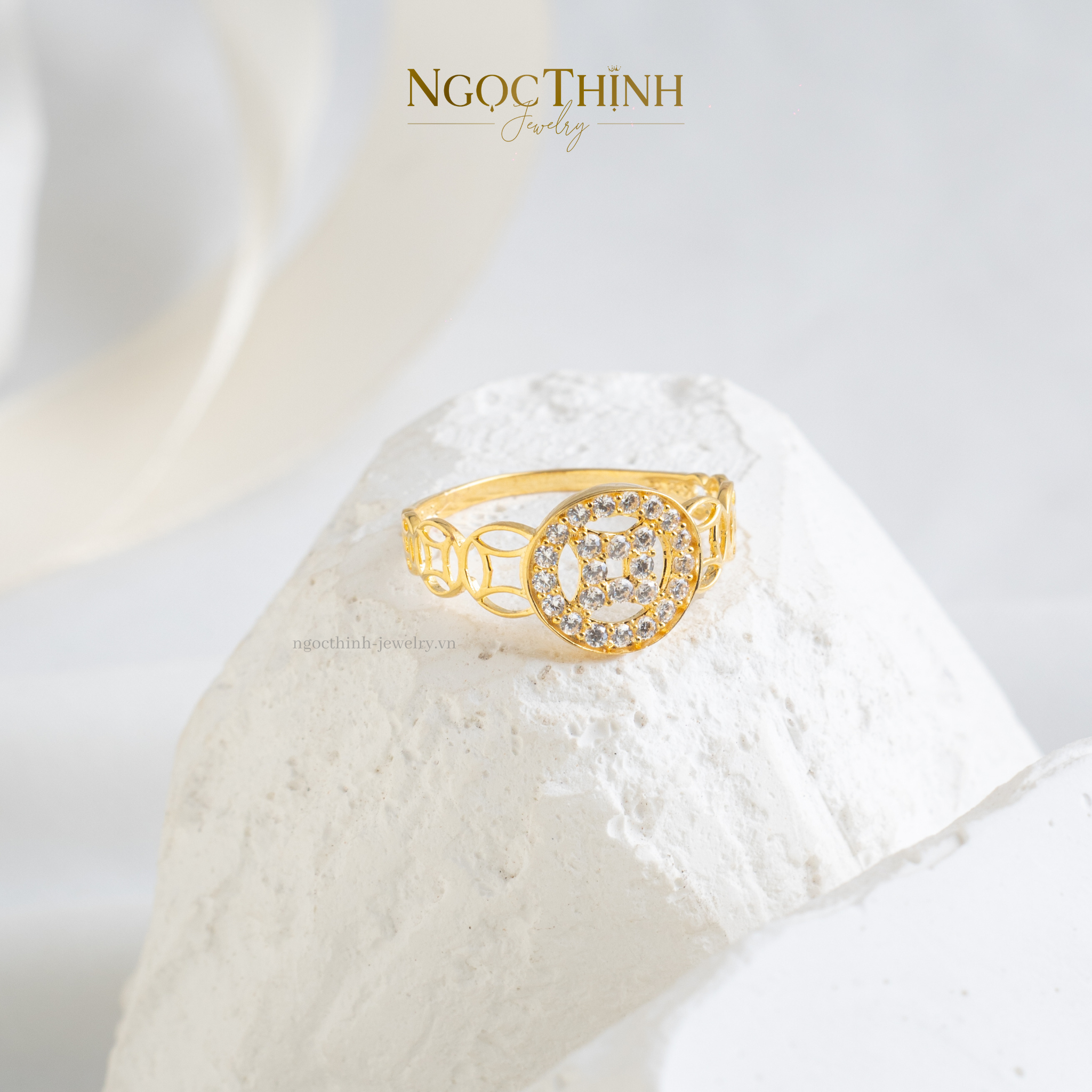 Nhẫn Nữ