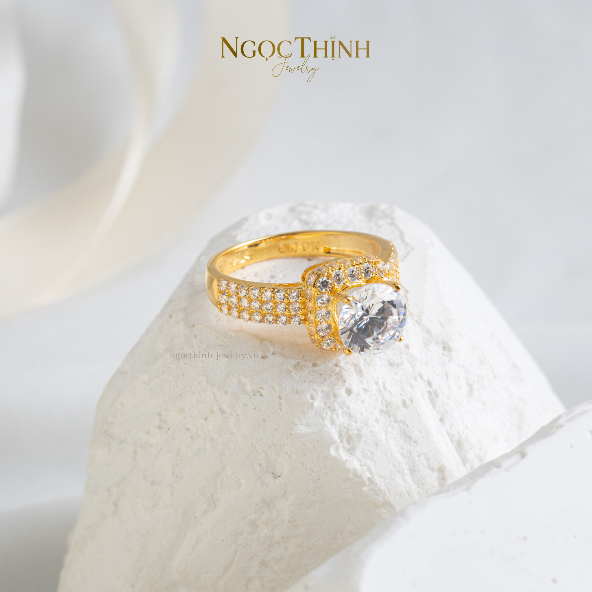 Nhẫn Nữ