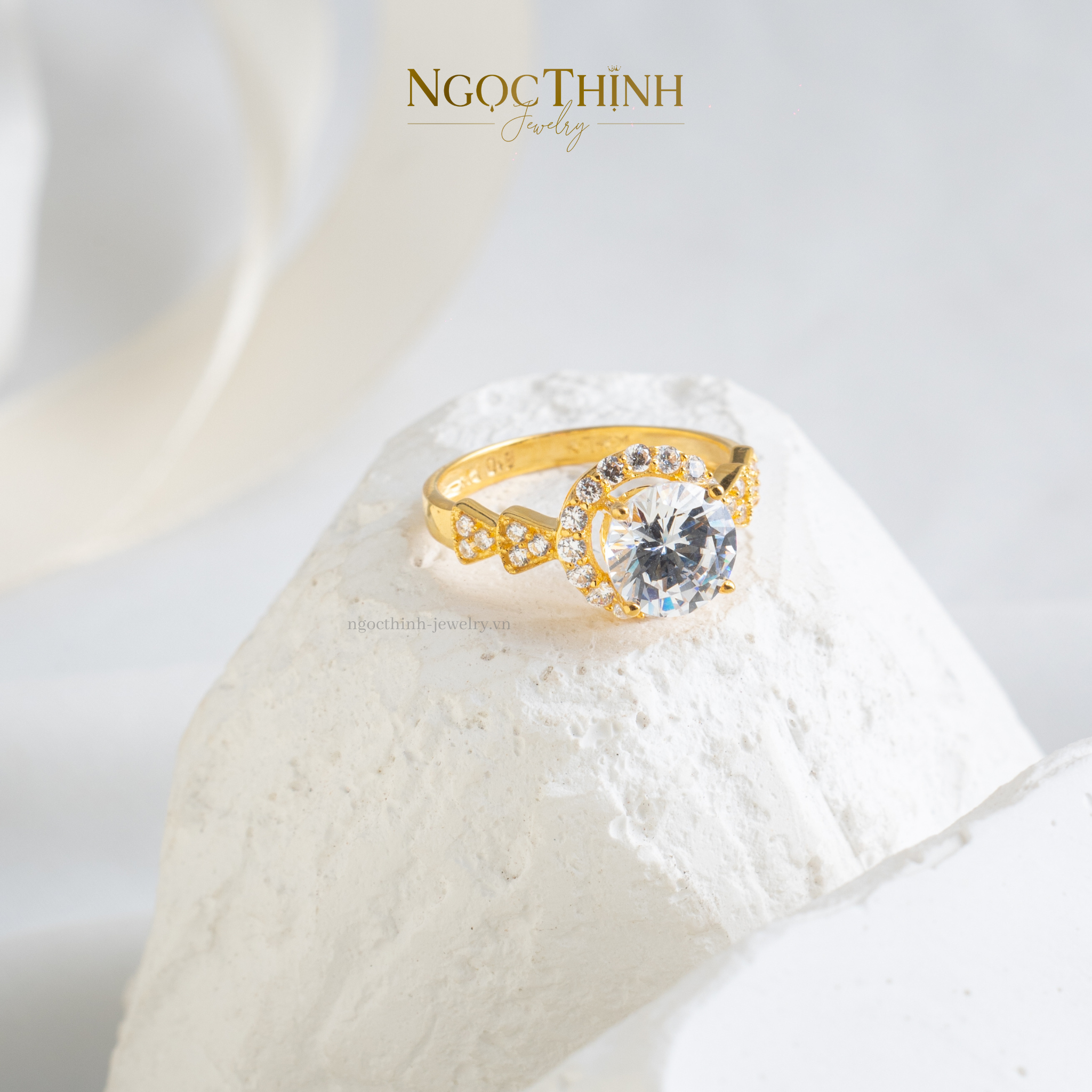 Nhẫn Nữ