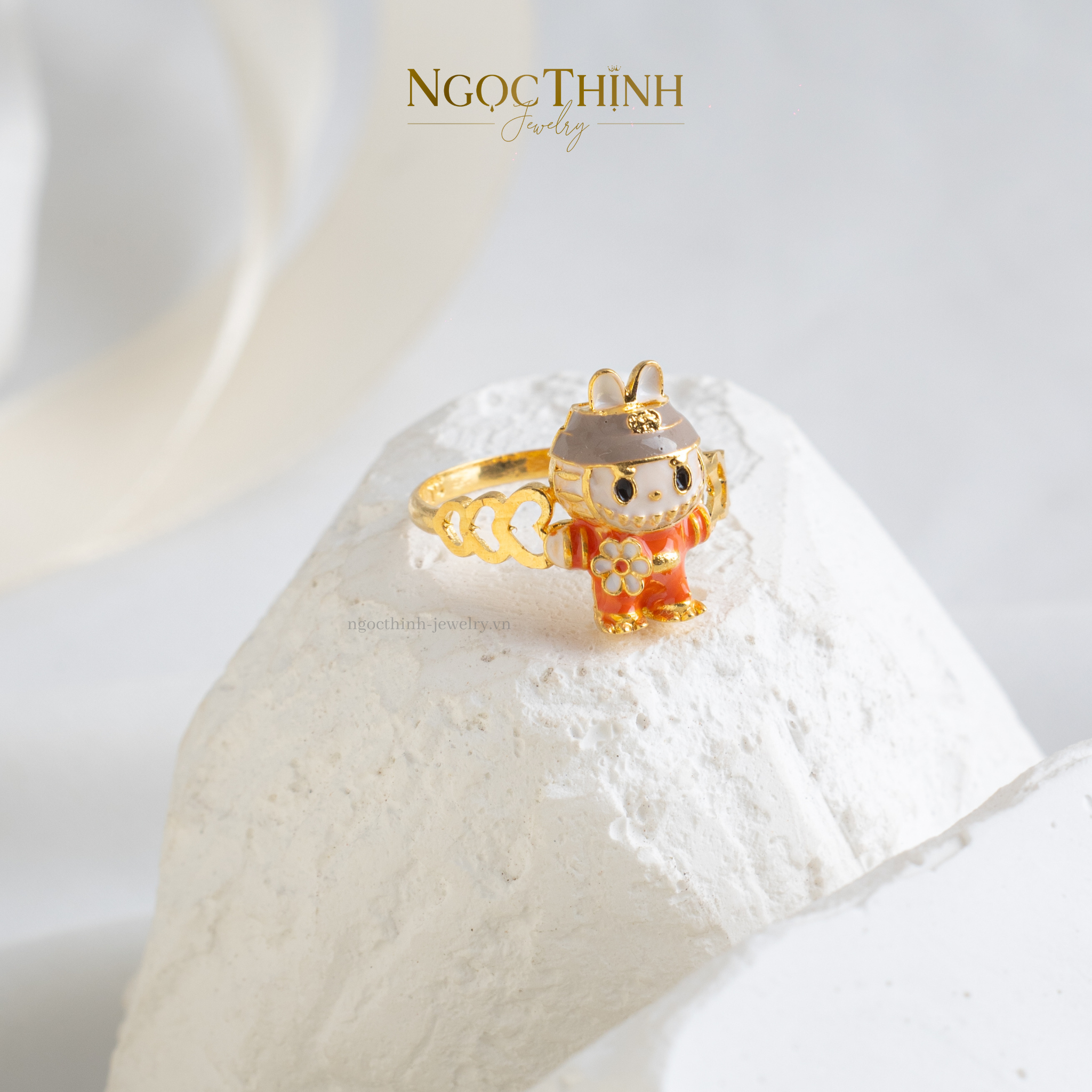 Nhẫn Nữ