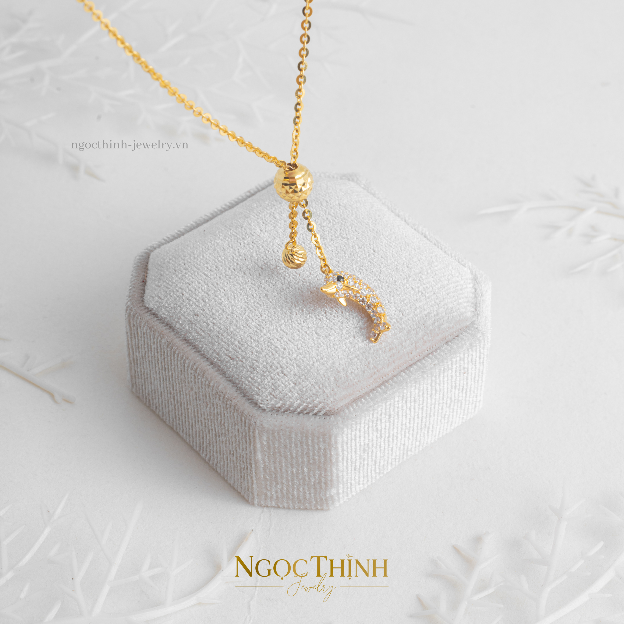 Dây chuyền liền mặt