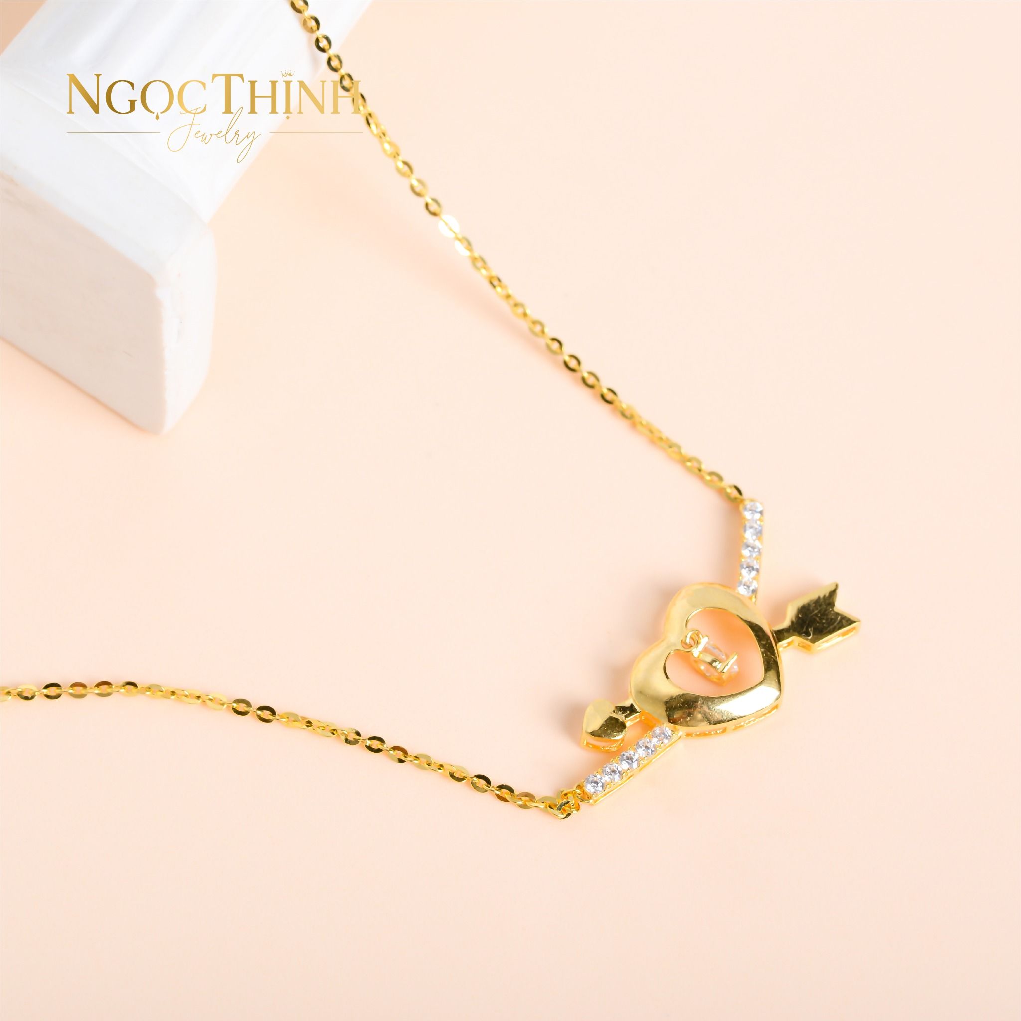 Dây chuyền liền mặt trái tim