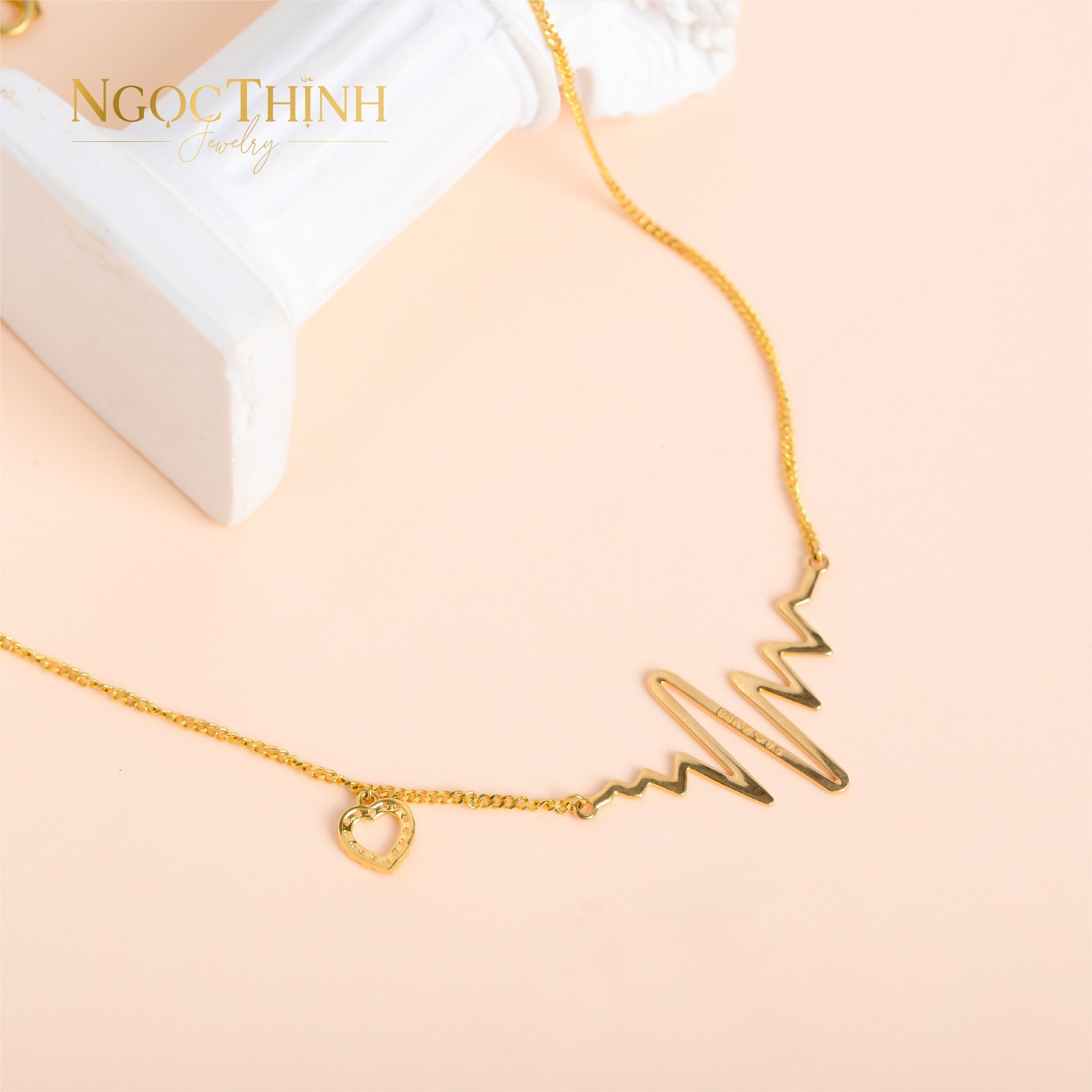 Dây chuyền liền mặt