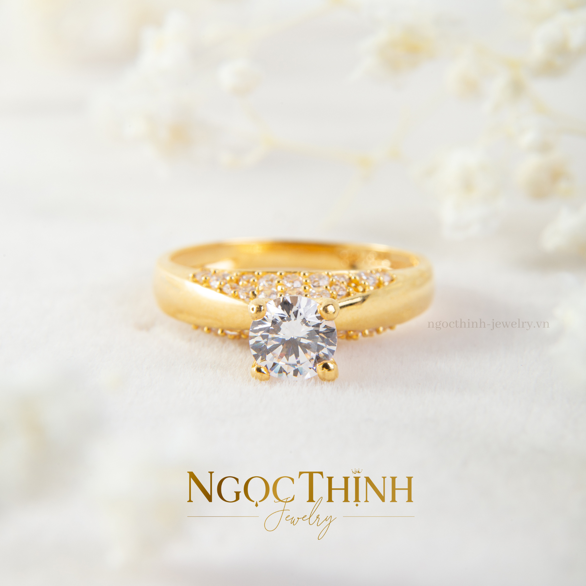 Nhẫn cầu hôn