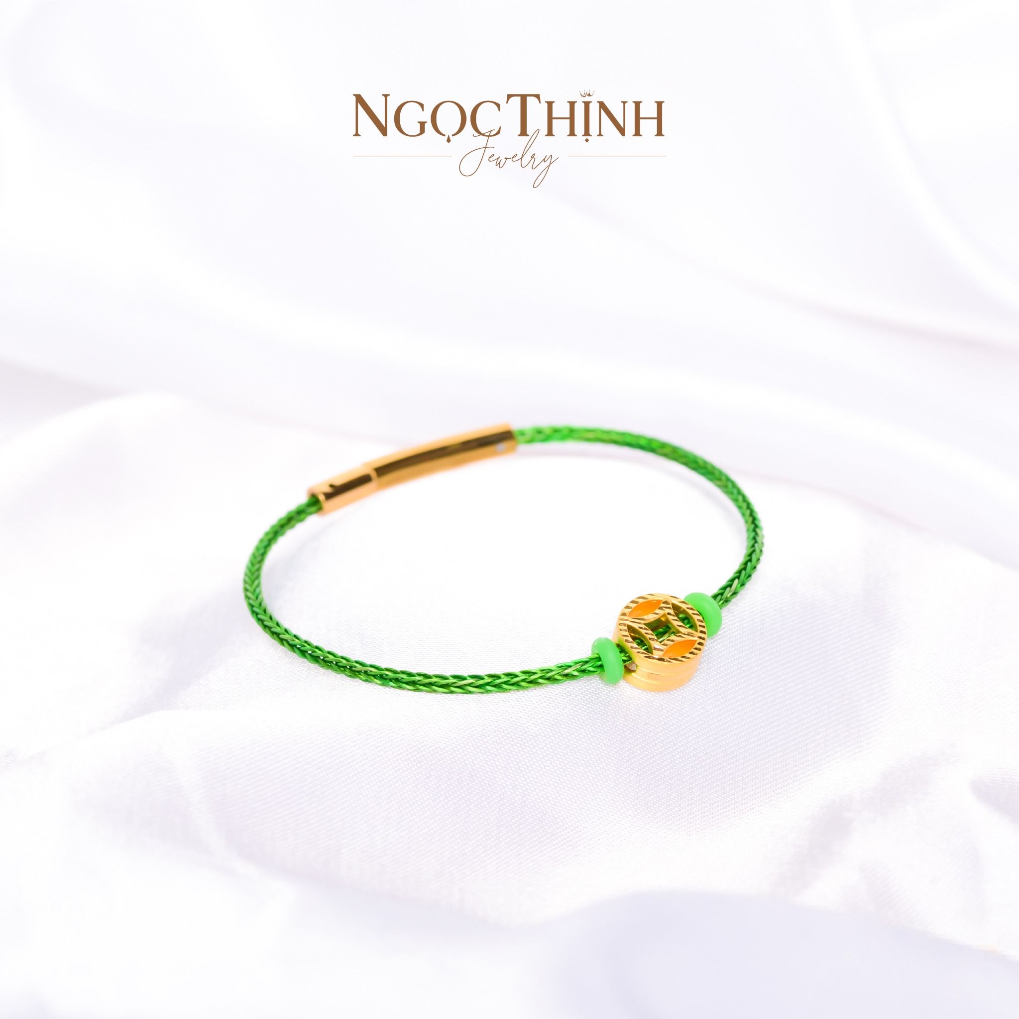 Vòng charm đồng tiền