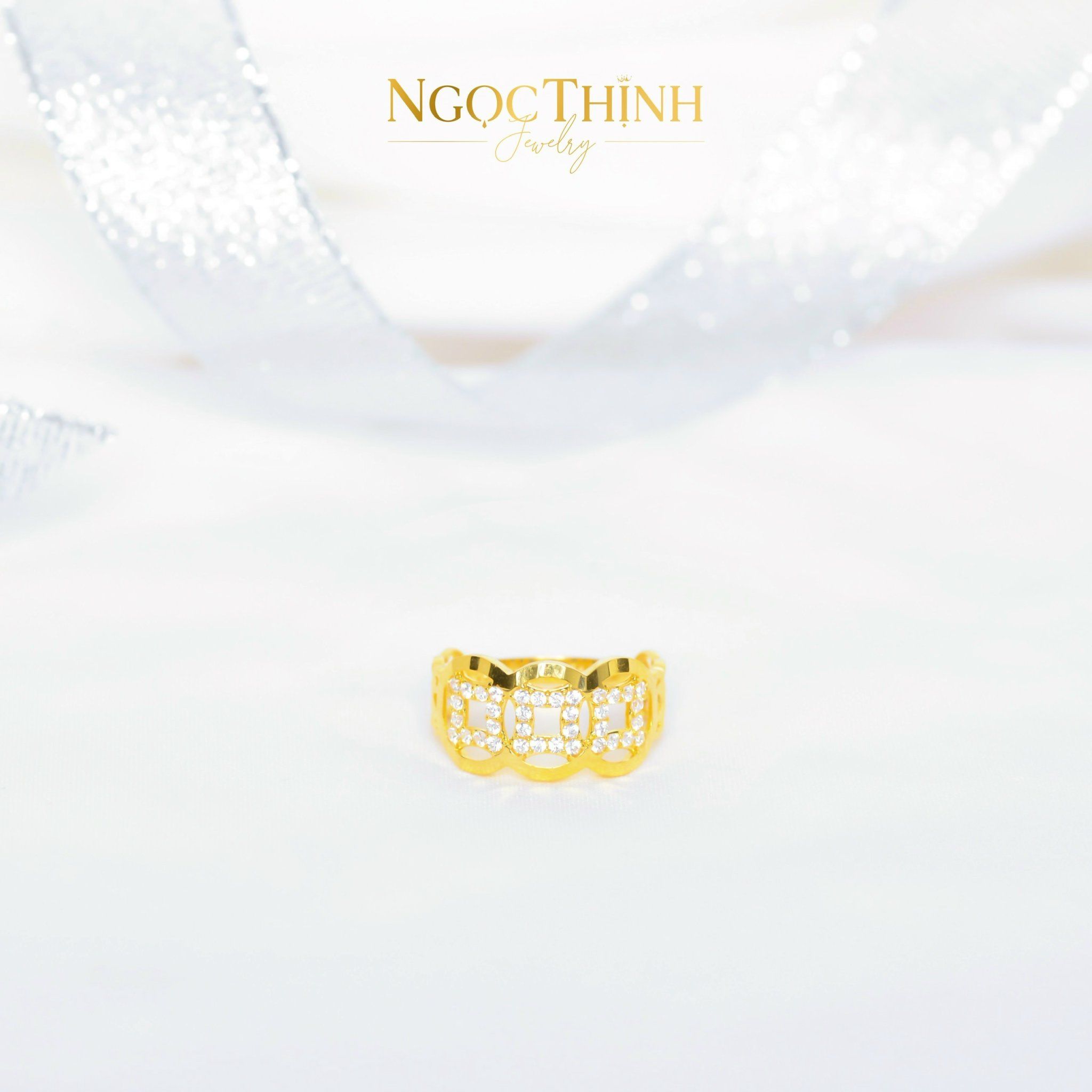 Nhẫn Kim Tiền