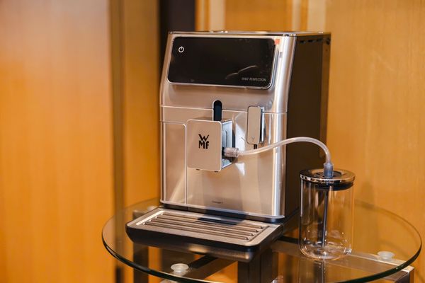 Máy pha cà phê WMF Perfection 680 màu bạc CP814D10