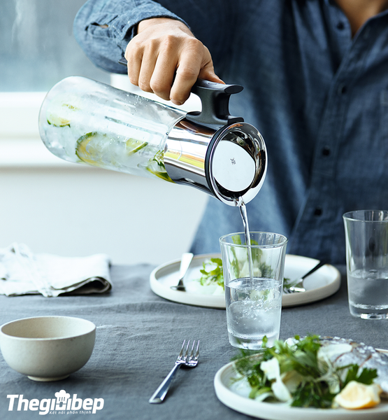 BÌNH NƯỚC THỦY TINH WMF BASIC CÓ TAY CẦM 1.5L 0618046040