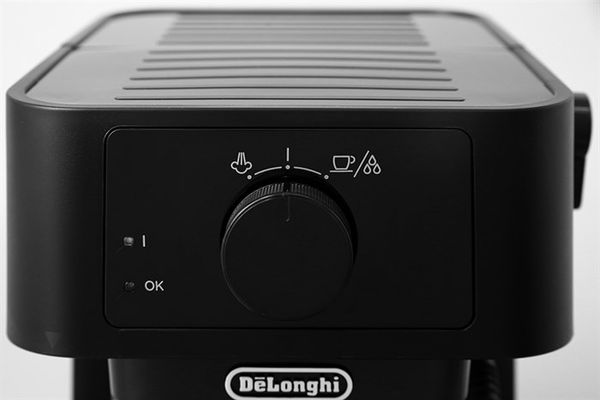 Máy pha cafe bán tự động Delonghi EC230.BK