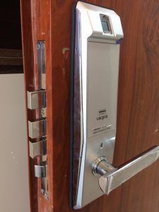 Khóa điện tử Locpro K300F Platinum