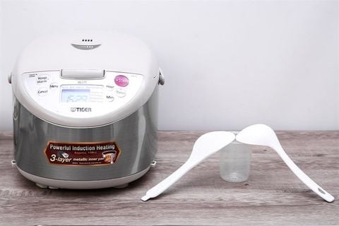 Nồi cơm điện cao tần Tiger 1.8 lít JKW-A18W