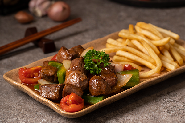  Bò lúc lắc khoai tây 