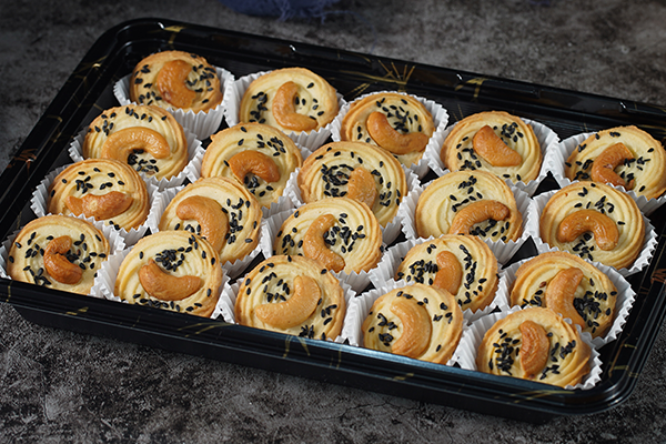  Cookie mè hạt điều (35 bánh/kg) 