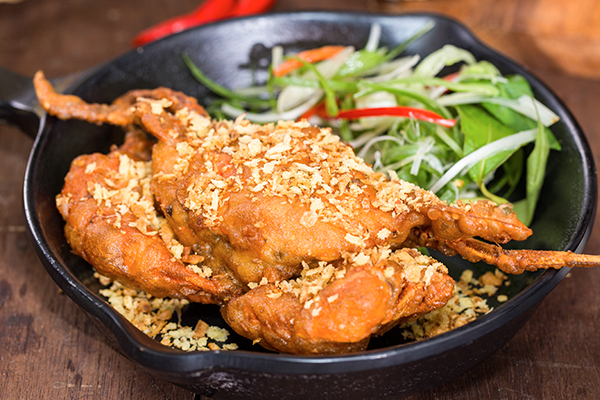  Cua lột rang tỏi (1 con) 