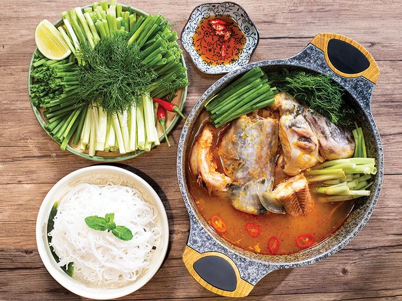  Lẩu cá lăng nấu riêu - Đầu & Đuôi 