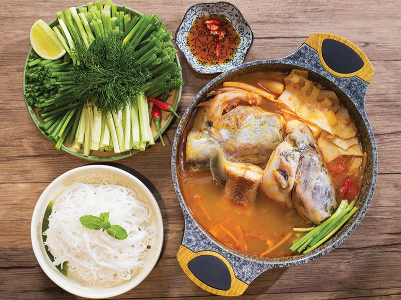  Lẩu măng chua cá lăng 