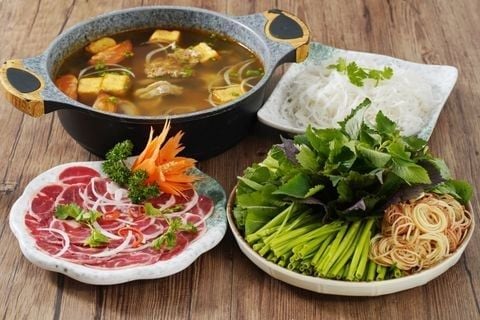  Lẩu riêu cua bắp bò sườn sụn 