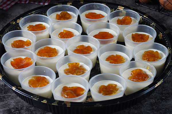  Pudding vải tắc (20 bánh/khay) 