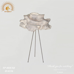 ĐÈN CÂY ĐỨNG TRANG TRÍ BA CHÂN ĐỘC ĐÁO ZL0336