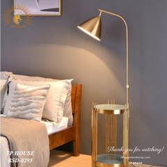 ĐÈN SÀN HIỆN ĐẠI TÍCH HỢP SẠC ĐIỆN THOẠI BSD-8295