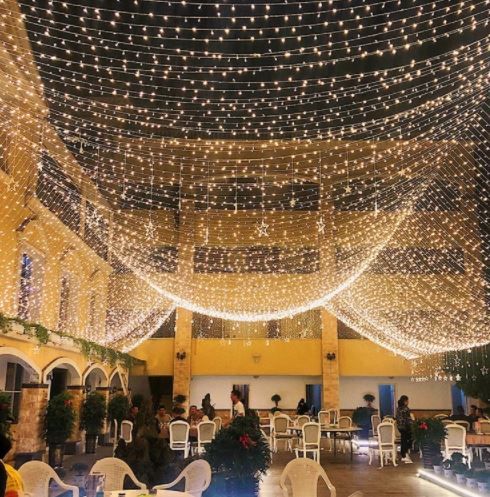 Dây LED rũ xuống trang trí