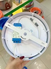 ĐÈN LED ỐP TRẦN TRÀN VIỀN ( VIỀN TRẮNG ) 24W MPE BẢO HÀNH ĐỔI MỚI 2 NĂM