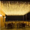 Dây LED rũ xuống trang trí