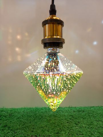 Bóng Edison kim tự tháp