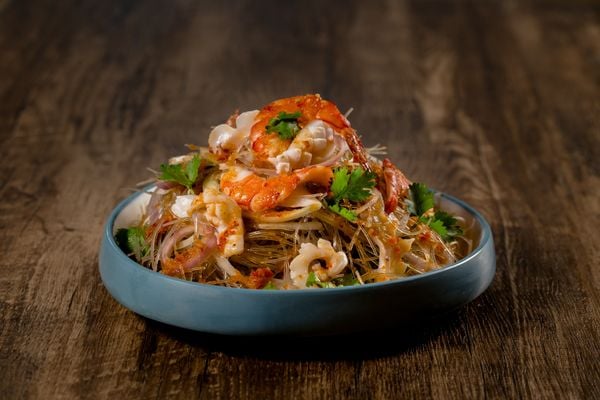  Gỏi miến hải sản 