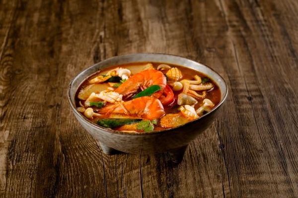  Súp Tom Yum với hải sản 