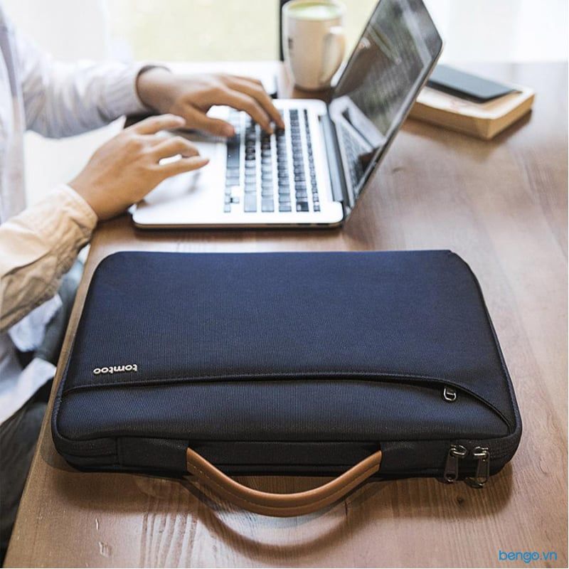  Túi xách chống sốc MacBook Pro 15” New TOMTOC (USA) Briefcase 