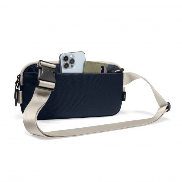  TÚI ĐEO CHÉO TOMTOC (USA) LIGHTWEIGHT SLING BAG INKY BLUE H02A4B1 