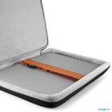  Túi Xách Chống Sốc MacBook Pro 13” TOMTOC (USA) Spill-Resistant - A22-C02 
