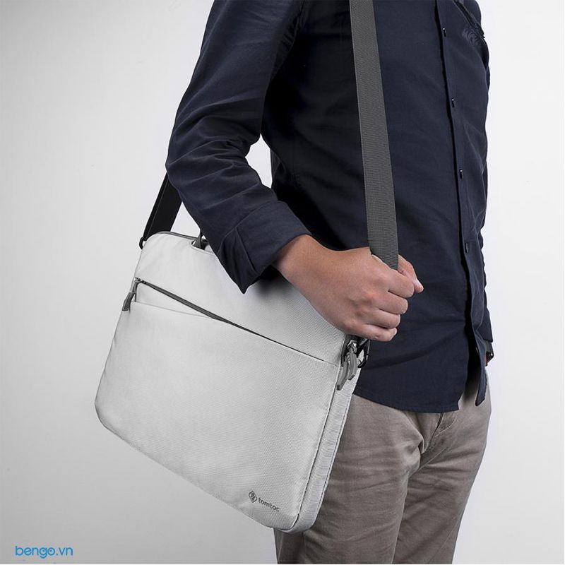  Túi xách chống sốc MacBook Pro 15” TOMTOC (USA) Messenger Bags - A45-E01/D01 