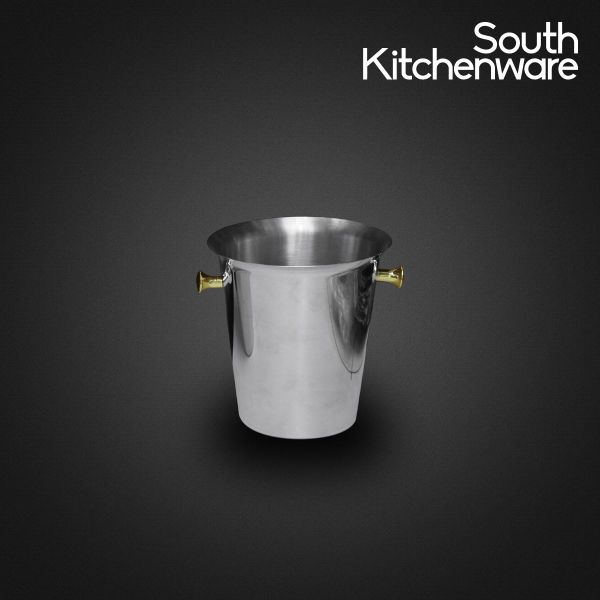 <p>Thương hiệu: Trống
&nbsp;</p><p>Kích Thước: 19x22
&nbsp;</p><p>Chất Liệu: inox
&nbsp;</p><p>Trọng Lượng: 900gr&nbsp;</p><p>Xô dùng để đựng đá giúp làm lạnh các loại đồ uống như bia, rượu trong quá